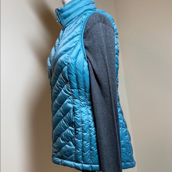 32* puffer vest🌿 - Picture 2 of 7